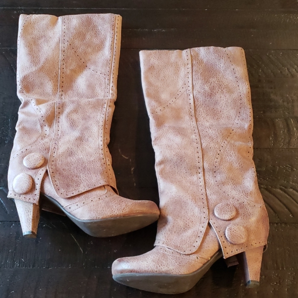 Not Rated boots size 8